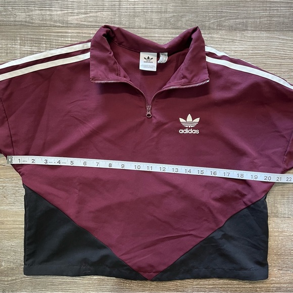 Adidas cropped jacket XS - Picture 4 of 6